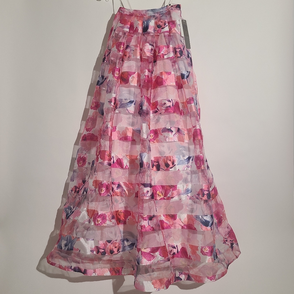NWT Sequin Hearts Pink Floral Women's Skirt Size 1